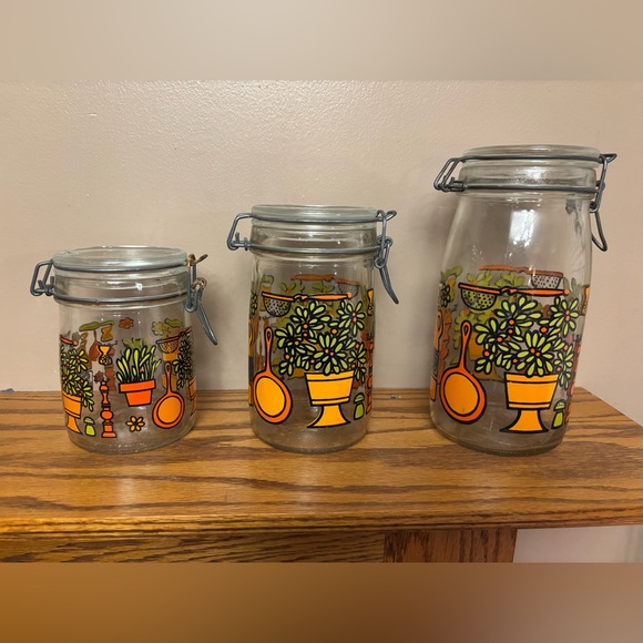 VINTAGE HERMETIQUE 1971 BAIL WIRE CANISTER MAISONETTE JAR SET